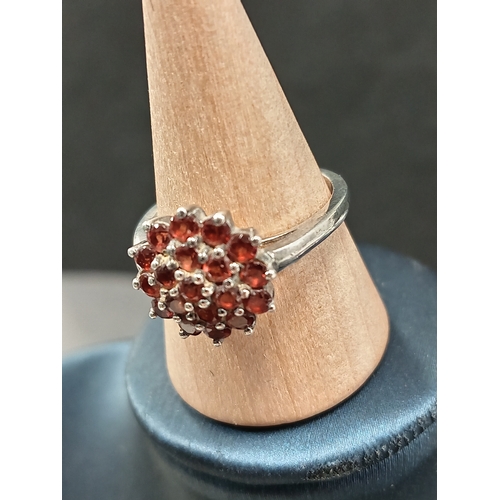 698 - 925 silver garnet set cluster ring size L