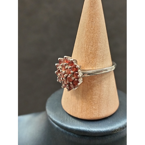 698 - 925 silver garnet set cluster ring size L