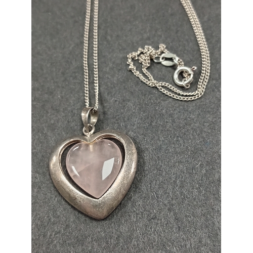 702 - 925 silver and rose quartz heart pendant on 925 silver chain L 44cm boxed