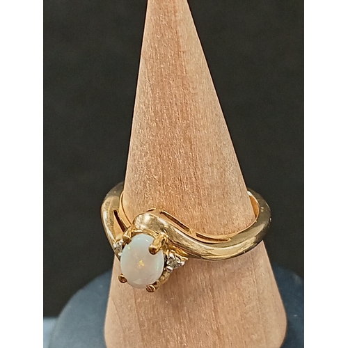 706 - 9ct gold opal ring size N weight 2.67 grams