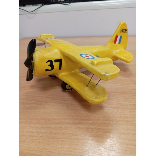 477 - Vintage ceramic aeroplane figure of a VH-FAS/A17-37 De Havilland DH-82A Tiger Moth H 12cm x L 27cm x... 