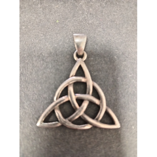 714 - 925 silver celtic Triquetra happiness knot pendant 3cm