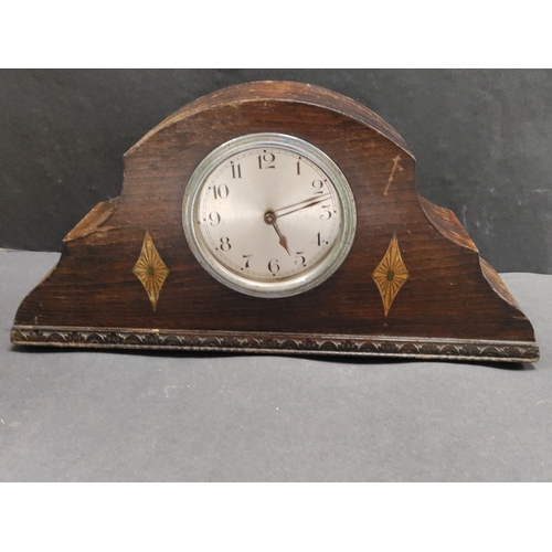 535 - Arc Deco Wooden Mantel Clock. Missing glass.