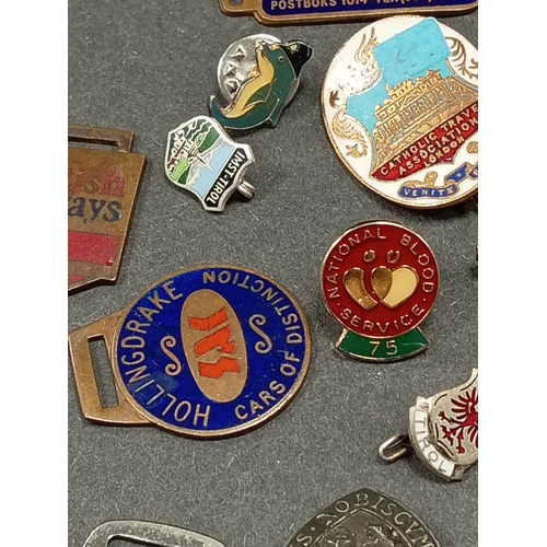 538 - Job lot of pin badges, enamel badges and fobs etc to include British Airways, Gazelle, blood service... 