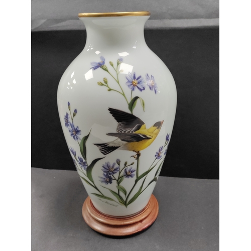 547 - The goldfinch in autumn vase with a wooden stand. Made in 1986, a first edition and a limited editio... 