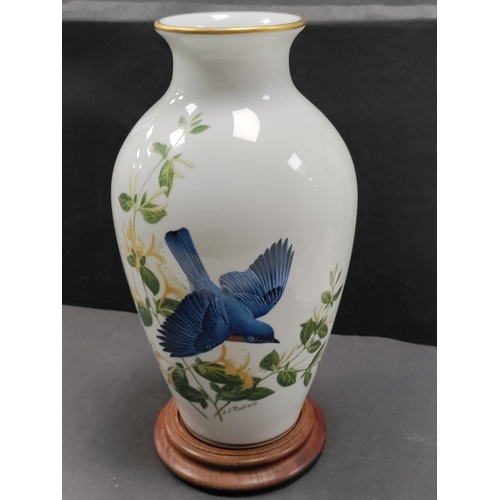 548 - The blue birds of summer vase with a wooden stand. Made in 1986, a first edition and a limited editi... 