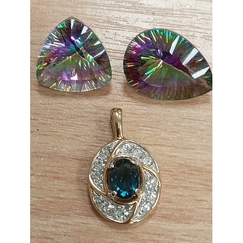 747 - Yellow metal diamanté and dark blue topaz pendant 1.5cm and two mystic topaz large gemstones