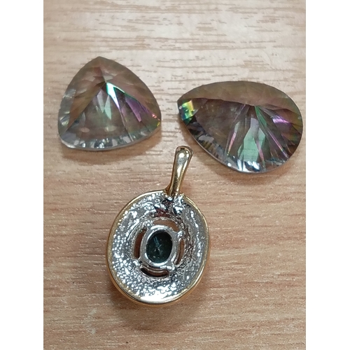 747 - Yellow metal diamanté and dark blue topaz pendant 1.5cm and two mystic topaz large gemstones