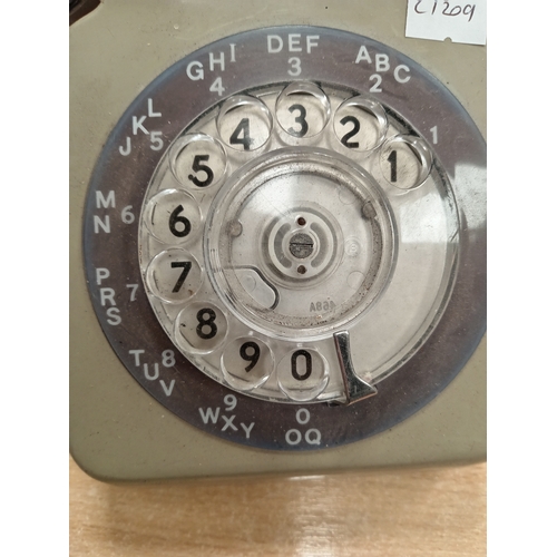 416 - GPO 746 vintage Telephone