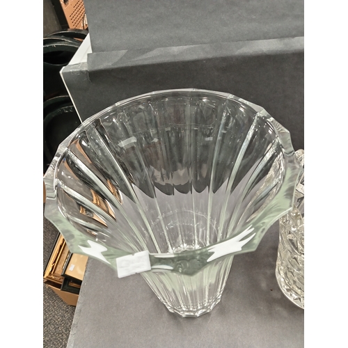 443 - One large Calder Italian glass vase H 30cm x W 23cm and medium cut glass decorative vase H 23cm x W ... 