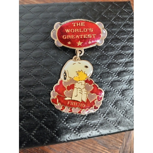 636 - Vintage 1965 enamelled Snoopy 'The world's greatest friend brooch 4cm