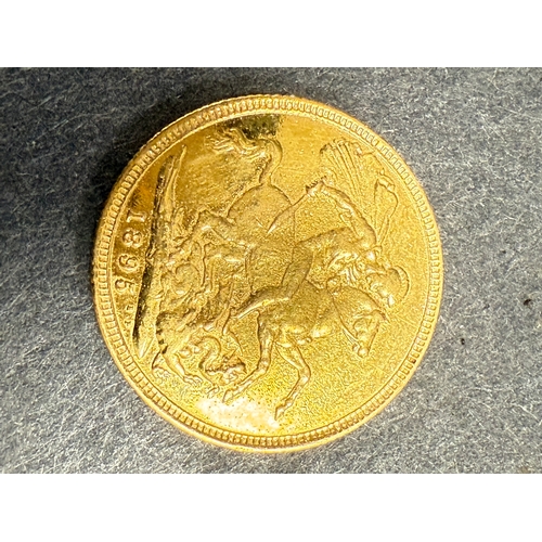 647 - Full Gold Sovereign Victorian 1895