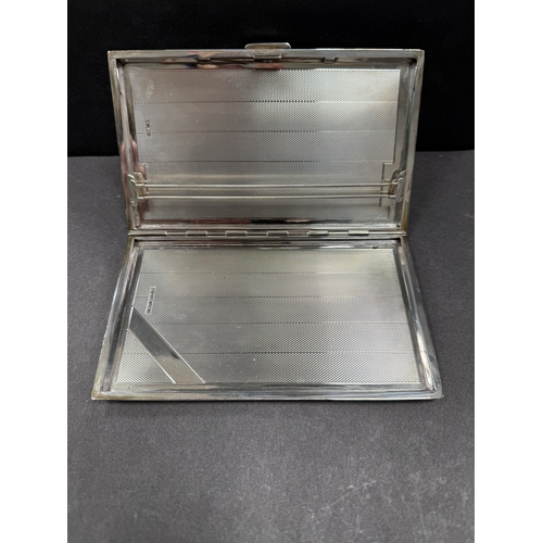 648 - Sterling Silver cigarette case. Excellent condition   215g. Approx 6 x 3 inches