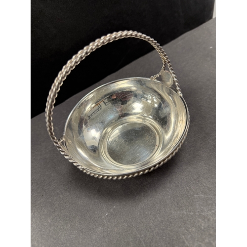 649 - Sterling silver Bon Bon dish 173g