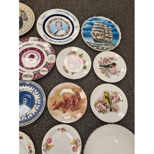 521 - Job Lot of ceramics to include decorative plates and crockery. Royal Worcester; Royal Doulton; Crown... 