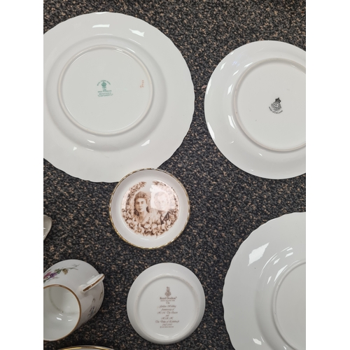 521 - Job Lot of ceramics to include decorative plates and crockery. Royal Worcester; Royal Doulton; Crown... 