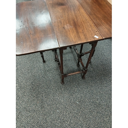 540 - Antique spider leg drop leaf side table H 55cm x W 69cm