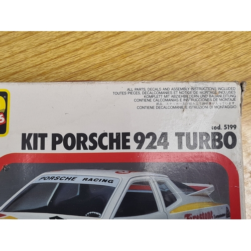 554 - BBurago Model Porsche 924 Turbo 1/25 Scale. Made up model plus Ferrari 308 GTB