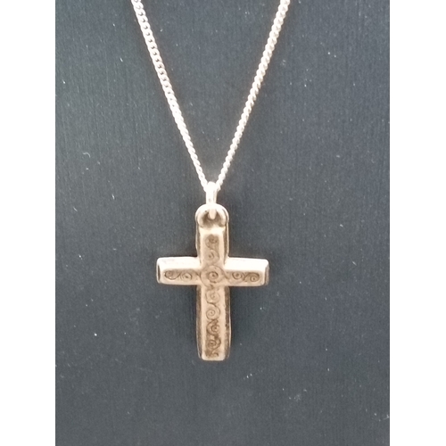 664 - 925 silver Cross pendant on 925 silver chain L 44cm