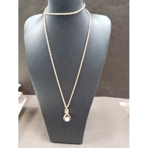 667 - 925 silver faux pearl and diamanté stone pendant on 925 silver chain L 44cm