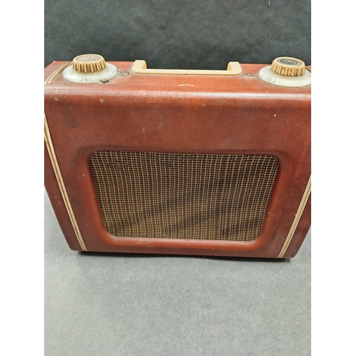 575 - Sky leader vintage transistor radio H 19cm x W 24cm