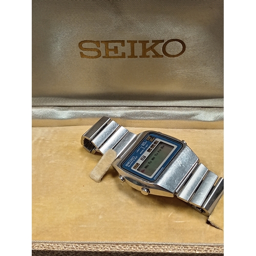 697 - Vintage Seiko quartz LC chronograph watch in a Seiko box