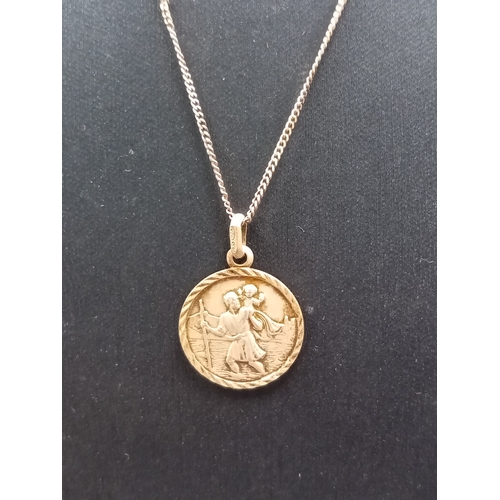 699 - 925 silver St Christopher pendant on 925 silver chain L 40cm