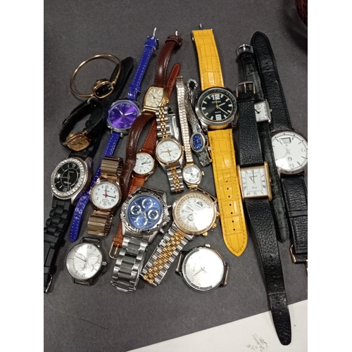 701 - Job lot of vintage watches includes Strada, Sekonda, Pulsar, Skyline, Ingersoll, Bentley etc