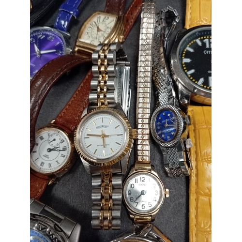 701 - Job lot of vintage watches includes Strada, Sekonda, Pulsar, Skyline, Ingersoll, Bentley etc