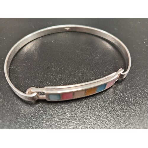 722 - 925 silver bangle with mother of pearl detail clasp 7cm diameter