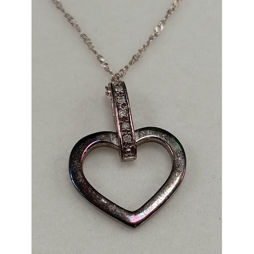 742 - 925 silver heart pendant on 925 silver chain L 46cm boxed