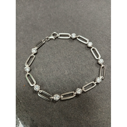 746 - 925 silver diamanté stone bracelet 18cm