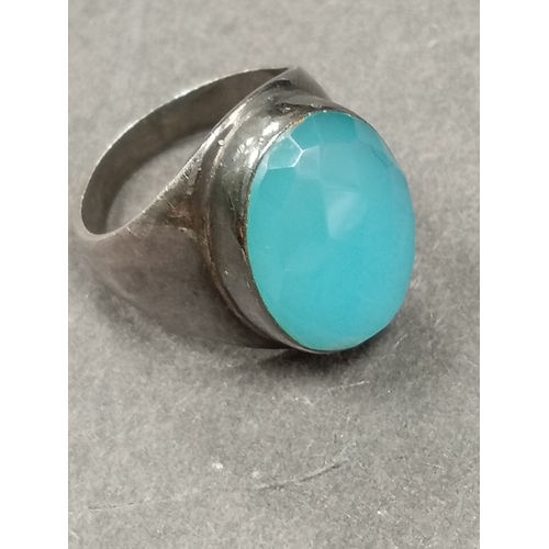 751 - 925 silver large blue stone ring size R