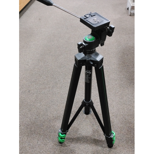 431 - A unused Miranda Titan 808 Tripod with original carry bag