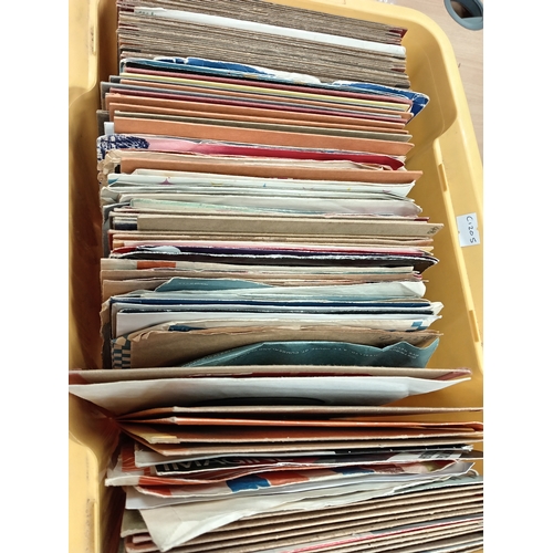 460 - Job lot of vintage 7 inch singles includes Cliff Richard, The Jacksons, The Shadows etc