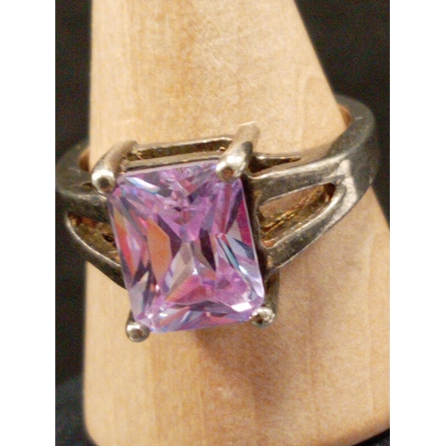 711 - 925 silver lilac square stone ring size P