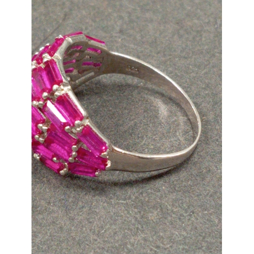 712 - 925 silver pink stone ring size P