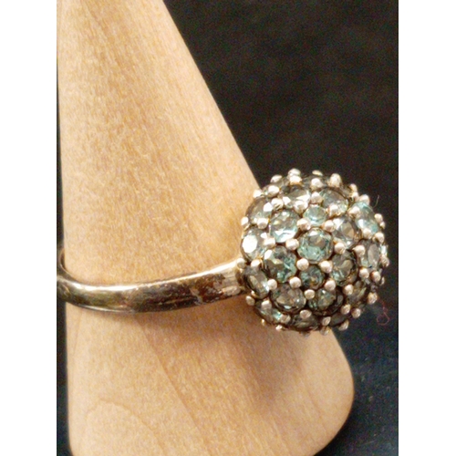 719 - 925 silver blue stone ball ring size Q