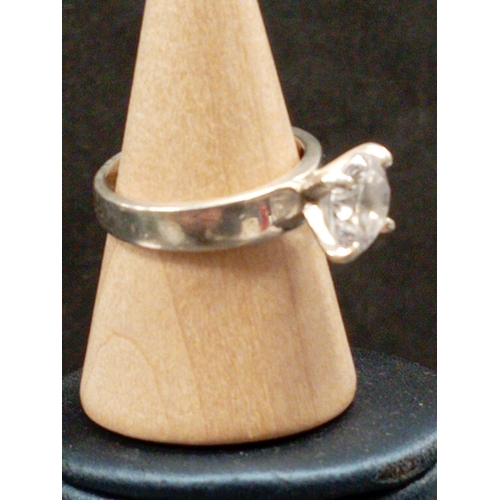 726 - 925 silver large clear stone ring size M