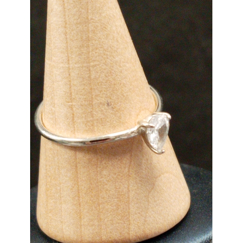 729 - 925 silver clear pear cut stone ring size N