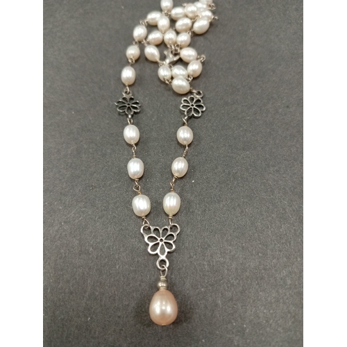 769 - 925 silver faux pearl and flower elegant necklace L 40cm boxed