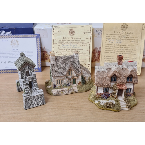 500 - Lilliput Lane British Miniature Models Collection, boxed with paperwork: Bridge House; Tillers Green... 