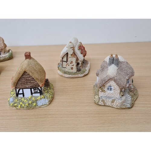 400 - Lilliput Lane British Miniature Models Collection, 6 loose items to include Clover Cottage; The Farr... 