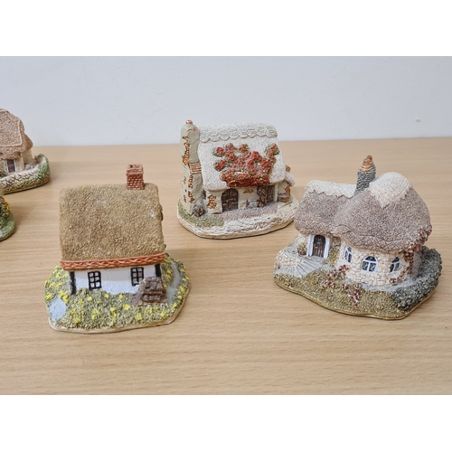 400 - Lilliput Lane British Miniature Models Collection, 6 loose items to include Clover Cottage; The Farr... 