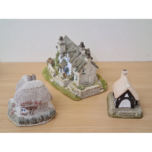 401 - Lilliput Lane British Miniature Models Collection, 6 loose items to include: Pipit Toll; Toll House;... 