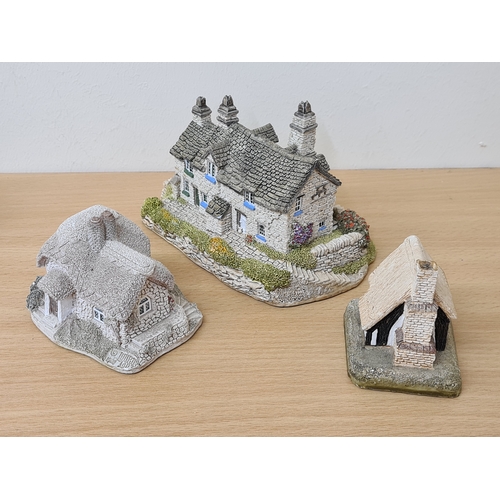 401 - Lilliput Lane British Miniature Models Collection, 6 loose items to include: Pipit Toll; Toll House;... 