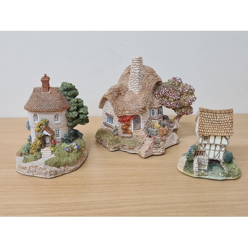 405 - Lilliput Lane British Miniature Models Collection, 6 loose items to include: Hampton Moat; Tea Caddy... 