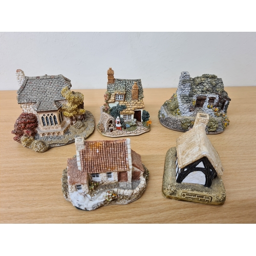 412 - Lilliput Lane British Miniature Models Collection, 9 loose items all very slighty damaged or labels ... 