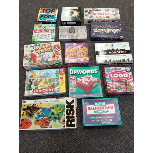 419 - Job lot of vintage board games to include Monopoly, Catch phrase, Mouse trap, Anti-Monopoly, Game of... 