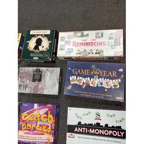 419 - Job lot of vintage board games to include Monopoly, Catch phrase, Mouse trap, Anti-Monopoly, Game of... 